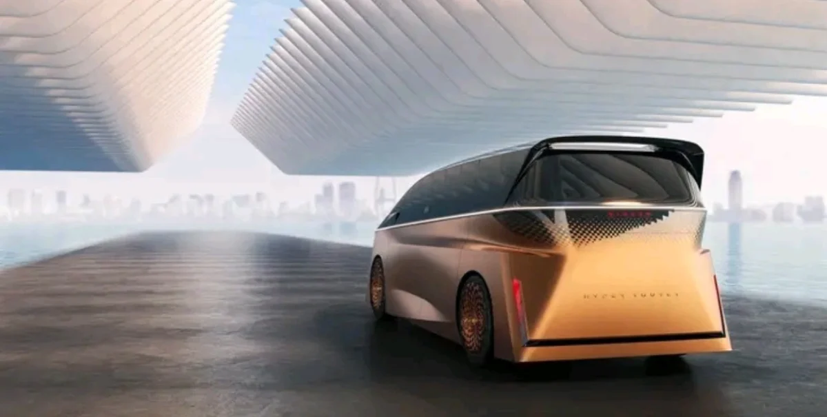 Nisan hyper minivan back