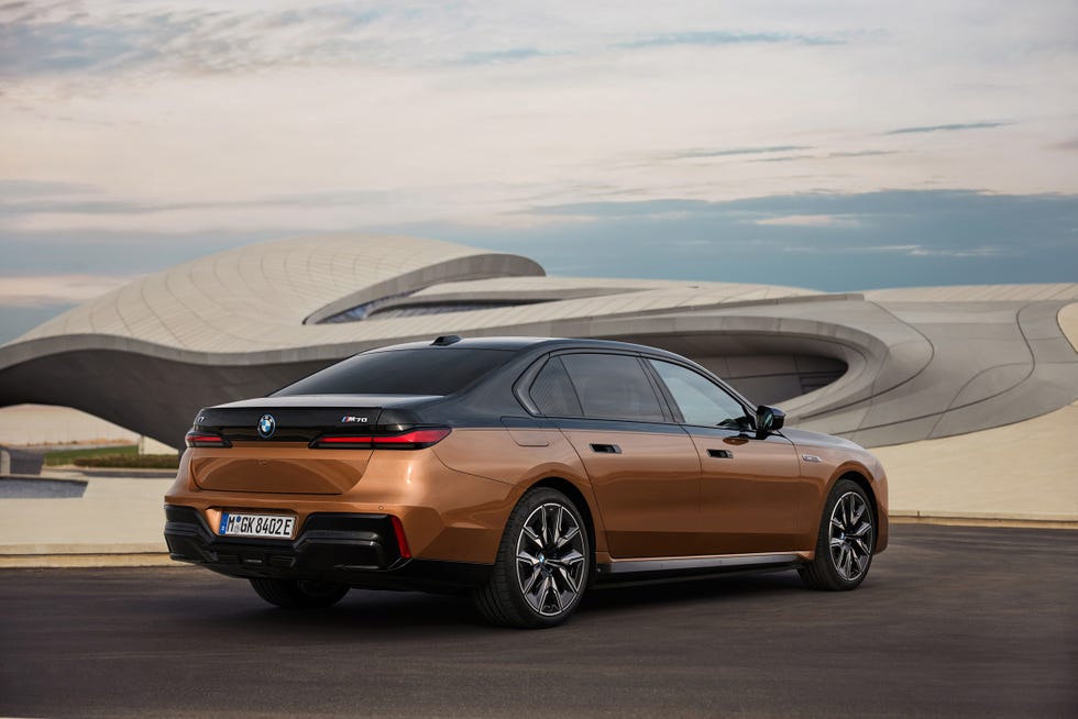The 2024 BMW i7